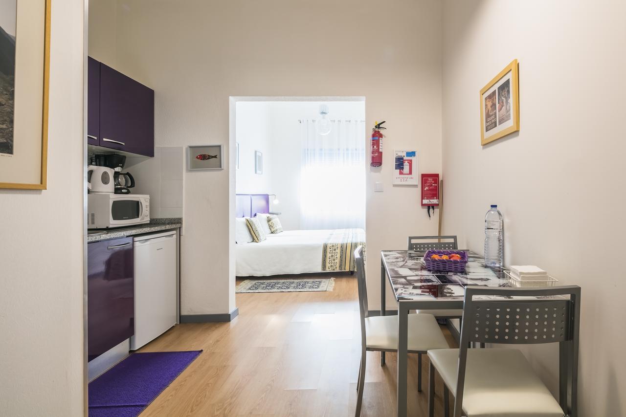 Apartamento Purple Room Porto Luaran gambar