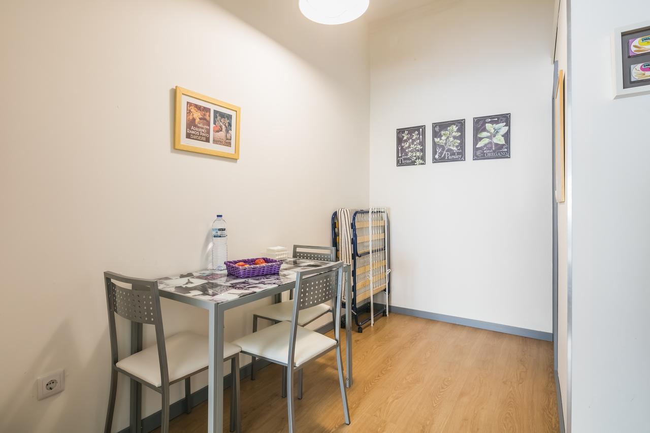 Apartamento Purple Room Porto Luaran gambar