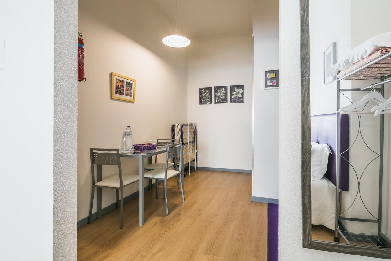 Apartamento Purple Room Porto Luaran gambar