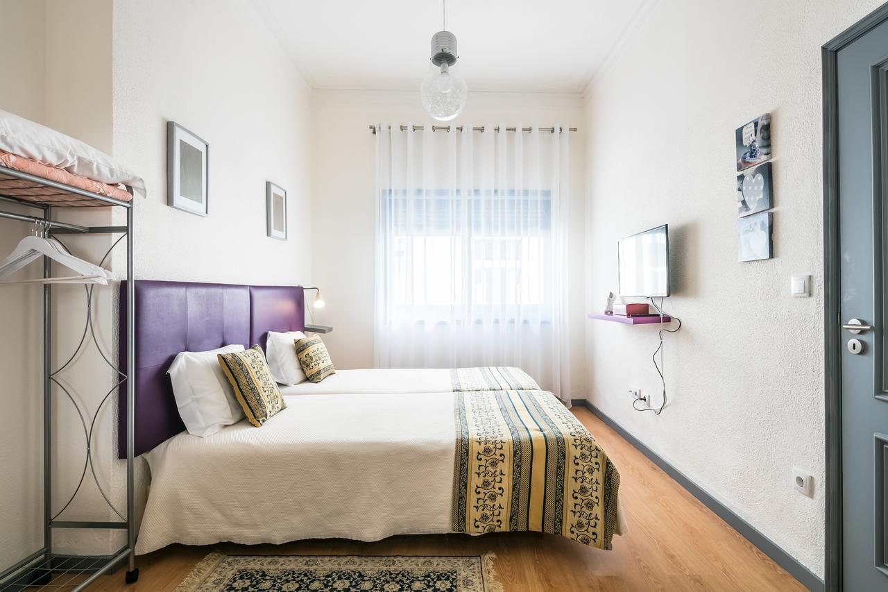 Apartamento Purple Room Porto Luaran gambar