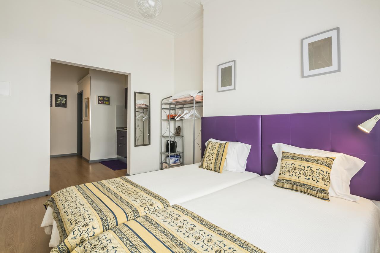 Apartamento Purple Room Porto Luaran gambar